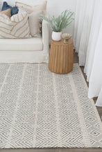 Load image into Gallery viewer, Pune Light Grey Wool Rug
