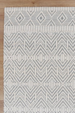 Load image into Gallery viewer, Pune Light Grey Wool Rug
