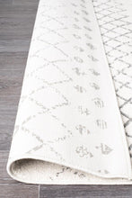 Load image into Gallery viewer, Oasis Selma White Grey Tribal Runner Rug
