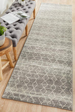 Load image into Gallery viewer, Evoke Remy Silver Transitional Runner Rug
