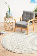 Load image into Gallery viewer, Evoke Slate White Transitional Round Rug
