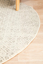 Load image into Gallery viewer, Evoke Diamond Grey Transitional Round Rug
