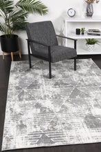 Load image into Gallery viewer, Samantha Transitional Geometric Silver Rug

