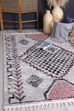 Load image into Gallery viewer, Noosa Multi Pink Bohemian Rug - Rug Empire
