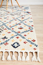 Load image into Gallery viewer, Marrakesh 111 White Rug
