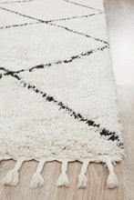 Load image into Gallery viewer, Amwaj 22 White Rug

