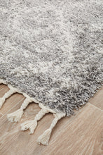 Load image into Gallery viewer, Amwaj 33 Silver Runner Rug
