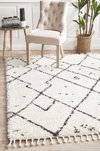 Load image into Gallery viewer, Amwaj 44 White Rug
